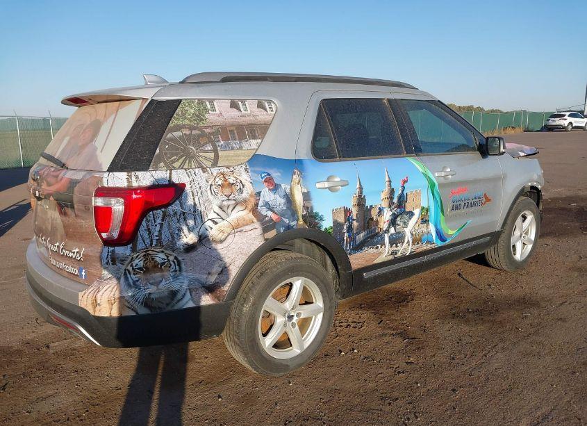 Photo 4 of 2017 Ford Explorer XLT (VIN 1FM5K8D85HGE11861)