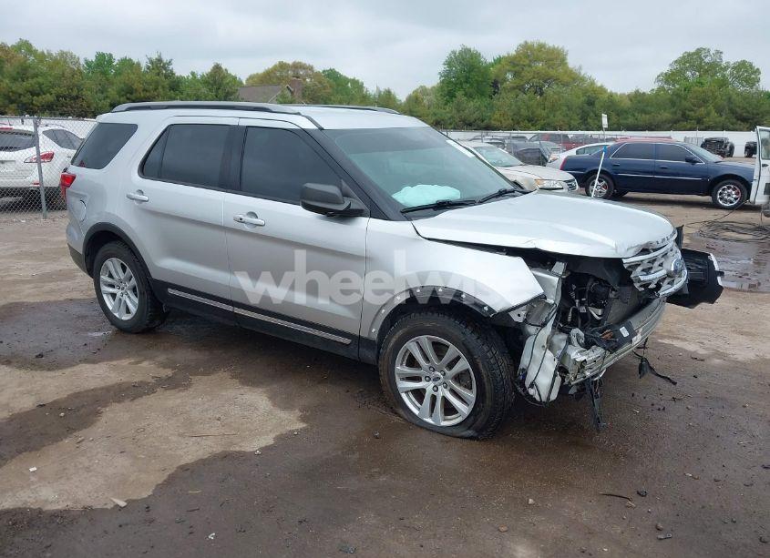 2018 Ford Explorer XLT (VIN 1FM5K8D85JGA34860) main photo