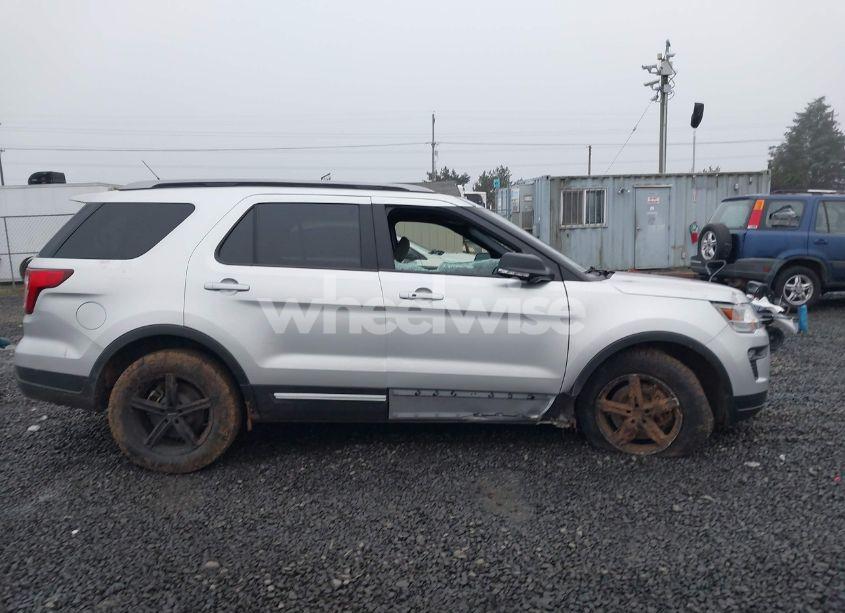 Photo 13 of 2018 Ford Explorer XLT (VIN 1FM5K8D85JGA69382)