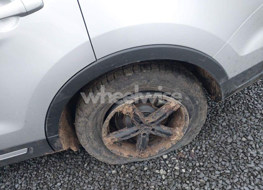 Photo 17 of 2018 Ford Explorer XLT (VIN 1FM5K8D85JGA69382)