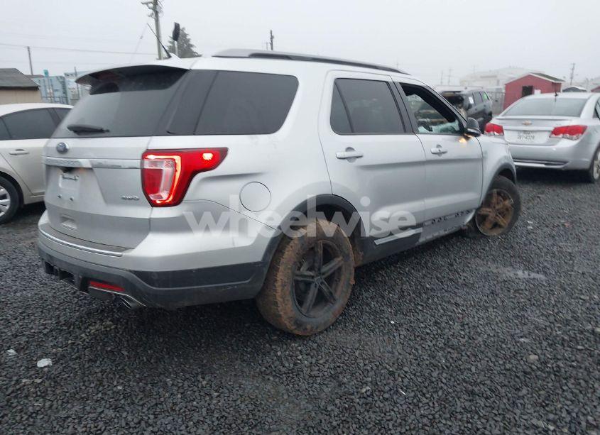 Photo 4 of 2018 Ford Explorer XLT (VIN 1FM5K8D85JGA69382)