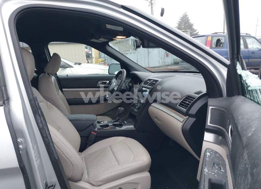 Photo 5 of 2018 Ford Explorer XLT (VIN 1FM5K8D85JGA69382)