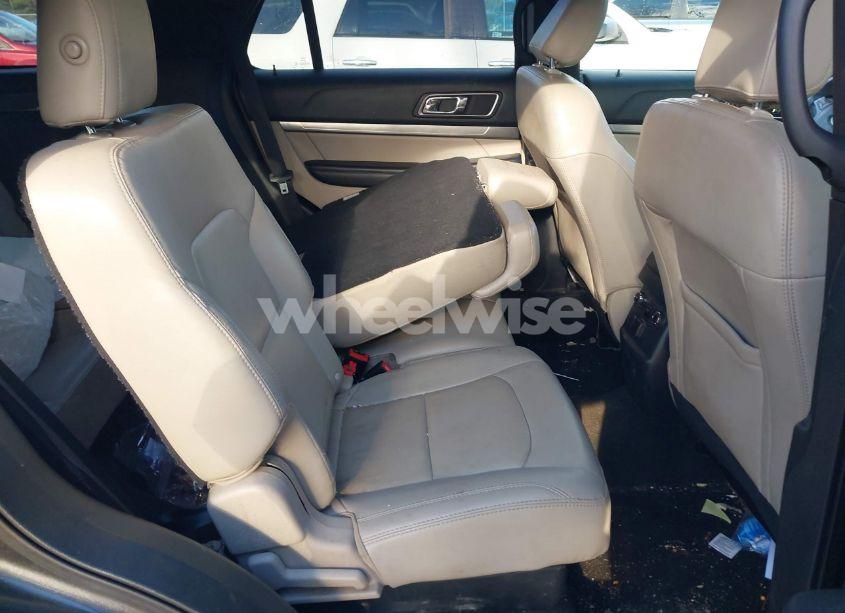 Photo 8 of 2018 Ford Explorer XLT (VIN 1FM5K8D85JGB48258)