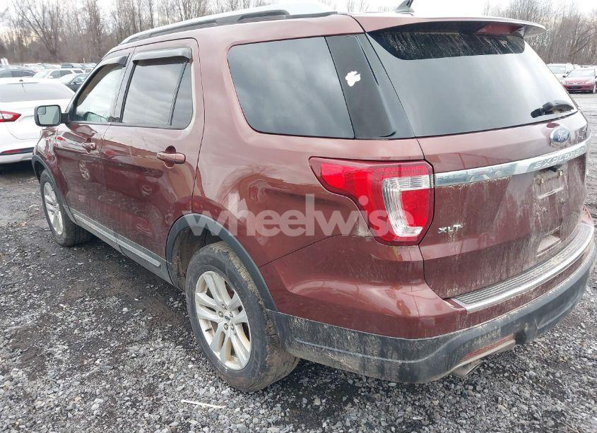 Photo 3 of 2018 Ford Explorer XLT (VIN 1FM5K8D85JGB83432)