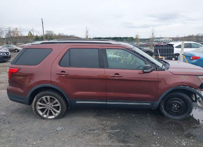 Photo 14 of 2018 Ford Explorer XLT (VIN 1FM5K8D85JGB85696)