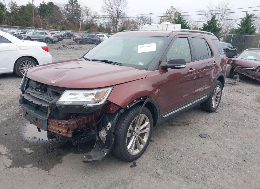 Photo 2 of 2018 Ford Explorer XLT (VIN 1FM5K8D85JGB85696)