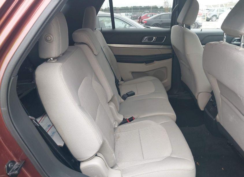 Photo 8 of 2018 Ford Explorer XLT (VIN 1FM5K8D85JGB85696)