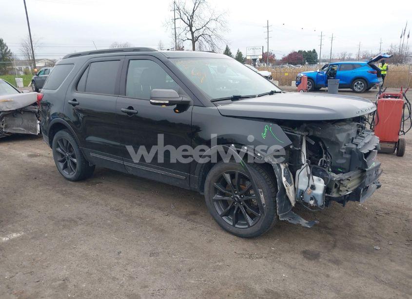 2018 Ford Explorer XLT (VIN 1FM5K8D85JGC25579) main photo