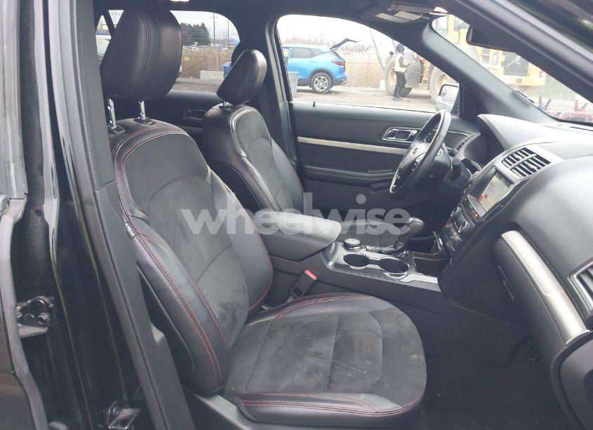 Photo 5 of 2018 Ford Explorer XLT (VIN 1FM5K8D85JGC25579)