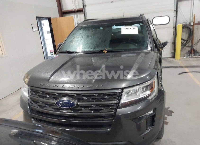 Photo 12 of 2018 Ford Explorer XLT (VIN 1FM5K8D85JGC68657)