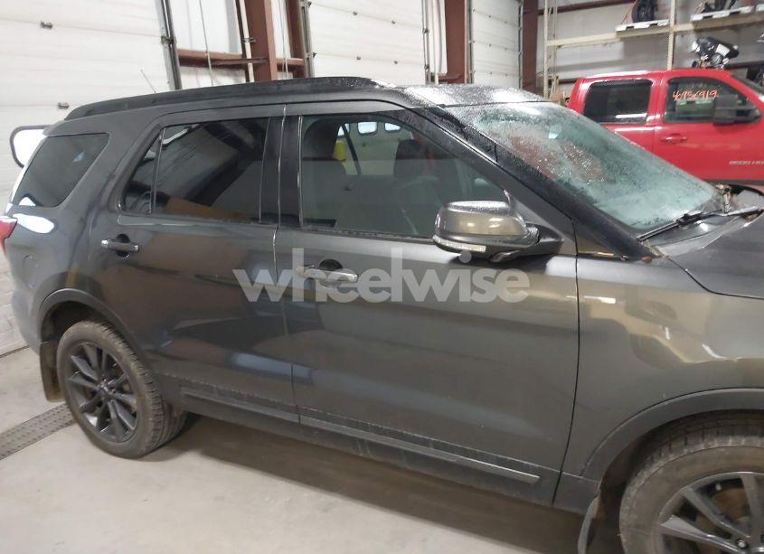 Photo 13 of 2018 Ford Explorer XLT (VIN 1FM5K8D85JGC68657)