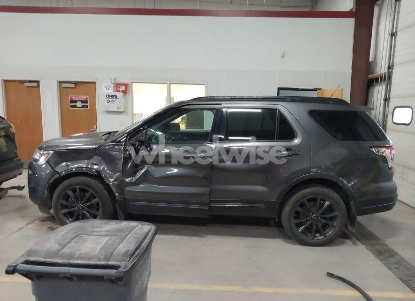 Photo 14 of 2018 Ford Explorer XLT (VIN 1FM5K8D85JGC68657)