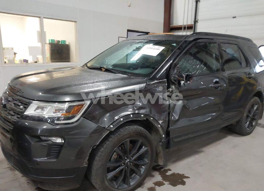 Photo 6 of 2018 Ford Explorer XLT (VIN 1FM5K8D85JGC68657)