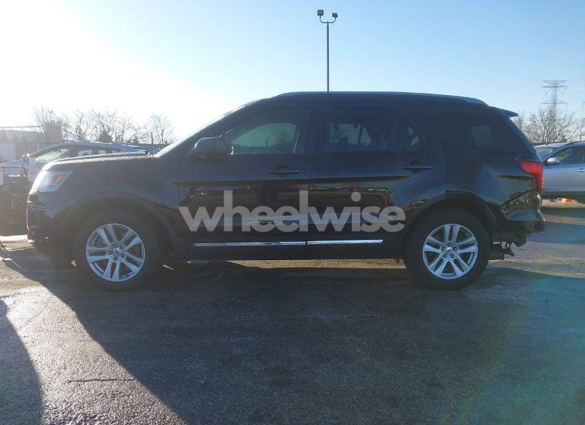 Photo 14 of 2019 Ford Explorer XLT (VIN 1FM5K8D85KGA15419)