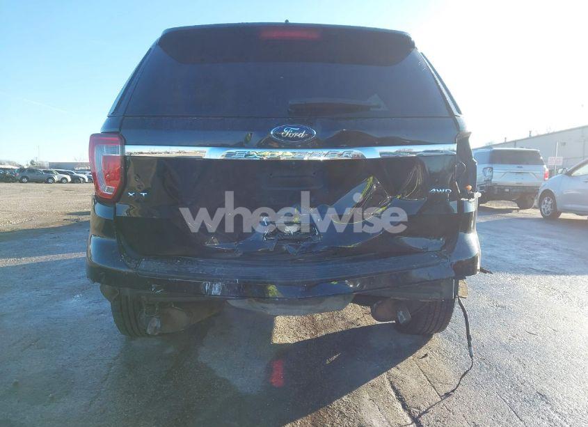 Photo 16 of 2019 Ford Explorer XLT (VIN 1FM5K8D85KGA15419)