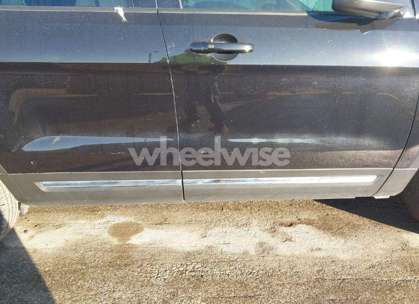 Photo 21 of 2019 Ford Explorer XLT (VIN 1FM5K8D85KGA15419)