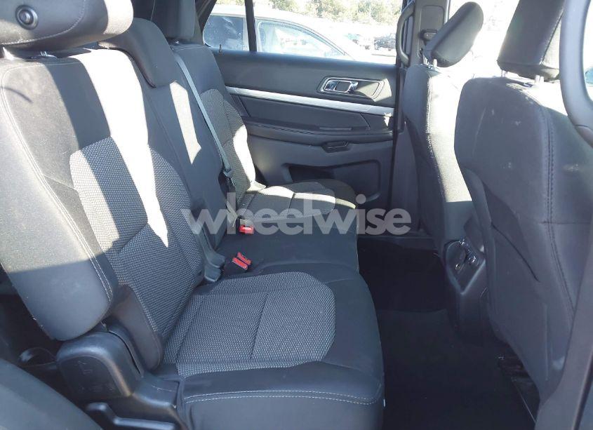 Photo 8 of 2019 Ford Explorer XLT (VIN 1FM5K8D85KGA15467)