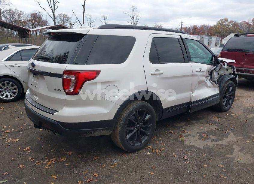 Photo 4 of 2019 Ford Explorer XLT (VIN 1FM5K8D85KGA58626)