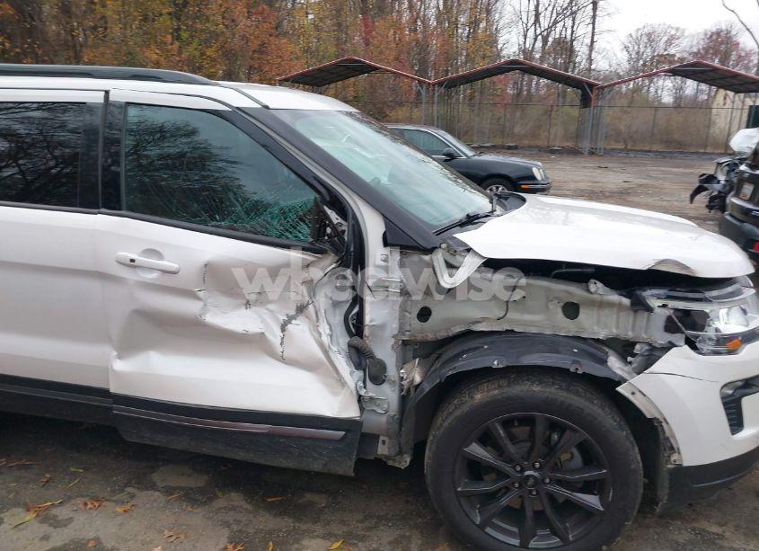 Photo 6 of 2019 Ford Explorer XLT (VIN 1FM5K8D85KGA58626)