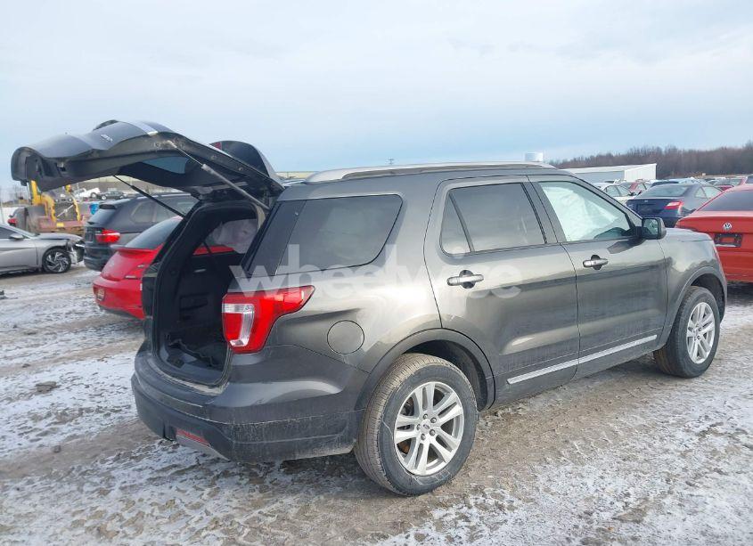 Photo 4 of 2019 Ford Explorer XLT (VIN 1FM5K8D85KGA71134)