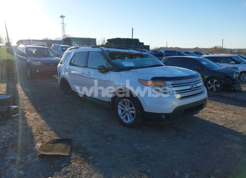 2013 Ford Explorer XLT (VIN 1FM5K8D86DGB85825) main photo