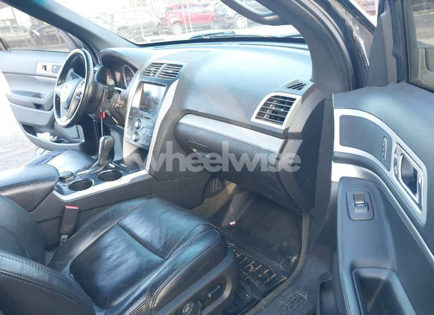 Photo 5 of 2013 Ford Explorer XLT (VIN 1FM5K8D86DGC37230)