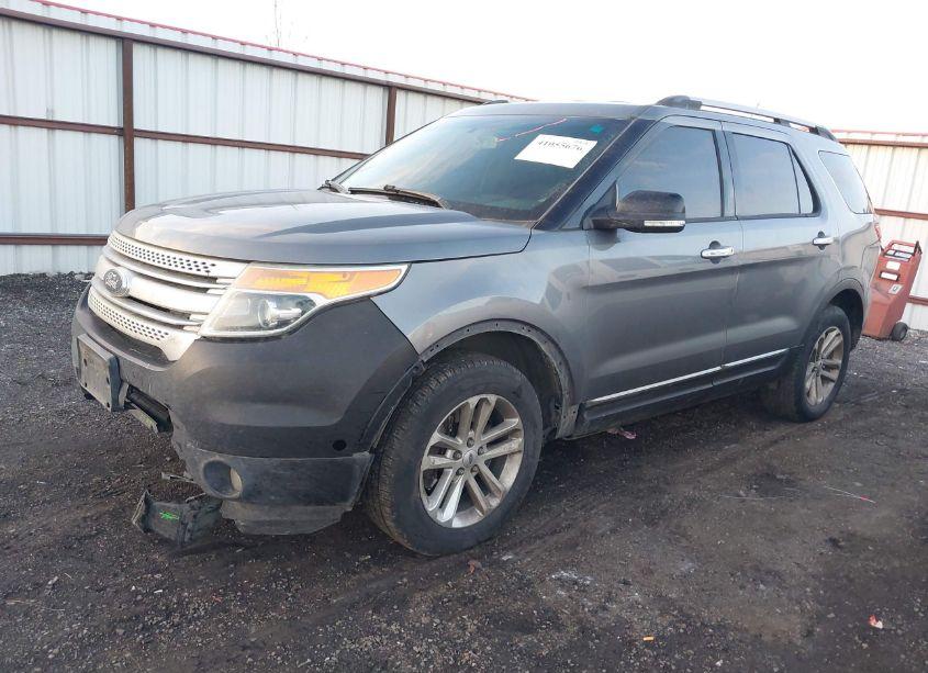 Photo 2 of 2014 Ford Explorer XLT (VIN 1FM5K8D86EGC48679)