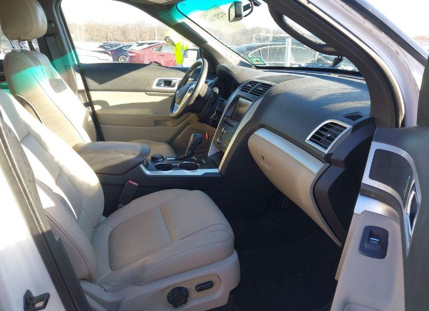 Photo 5 of 2015 Ford Explorer XLT (VIN 1FM5K8D86FGA31120)