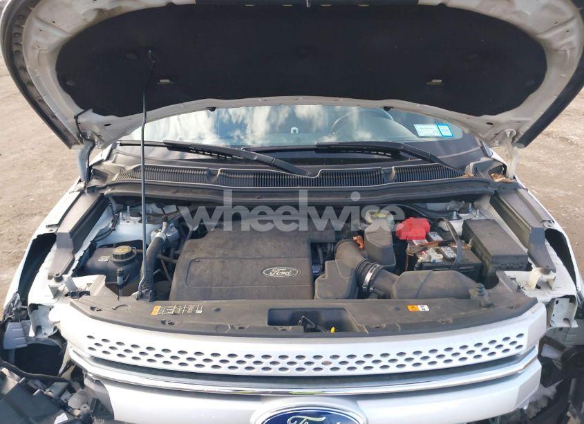 Photo 10 of 2015 Ford Explorer XLT (VIN 1FM5K8D86FGA50279)