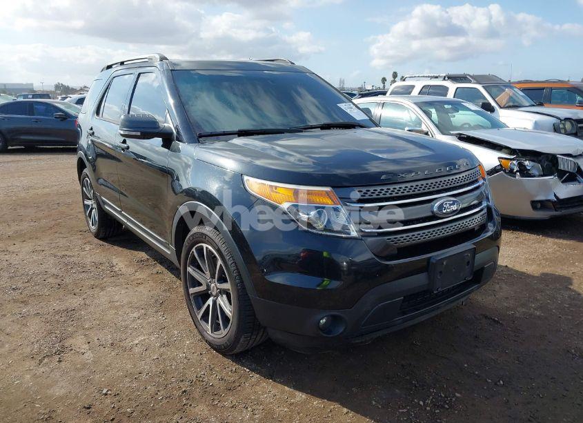 2015 Ford Explorer XLT (VIN 1FM5K8D86FGB54450) main photo