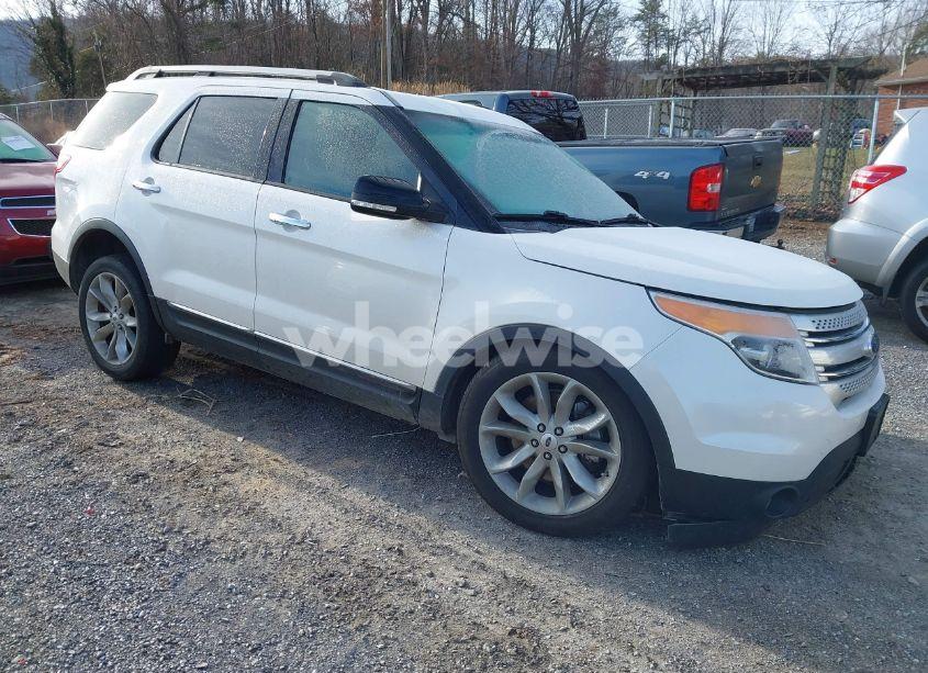2015 Ford Explorer XLT (VIN 1FM5K8D86FGC56069) main photo