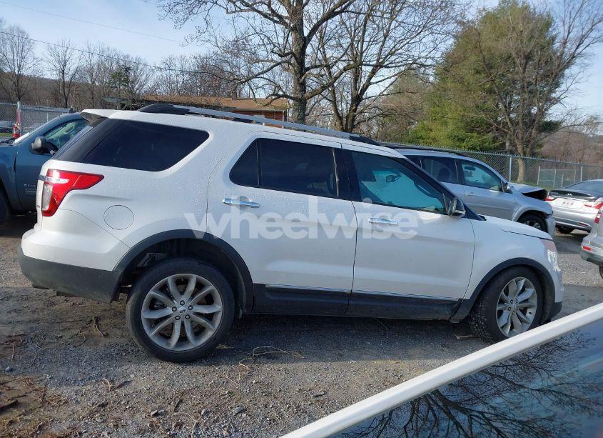 Photo 13 of 2015 Ford Explorer XLT (VIN 1FM5K8D86FGC56069)