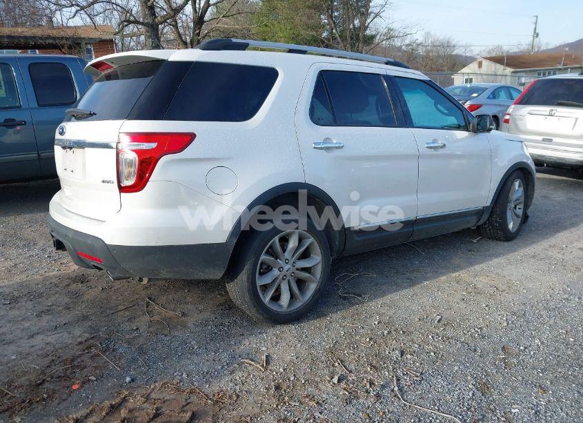 Photo 4 of 2015 Ford Explorer XLT (VIN 1FM5K8D86FGC56069)