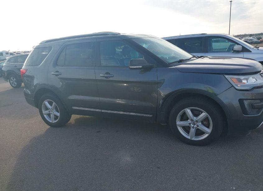 Photo 13 of 2016 Ford Explorer XLT (VIN 1FM5K8D86GGA50770)