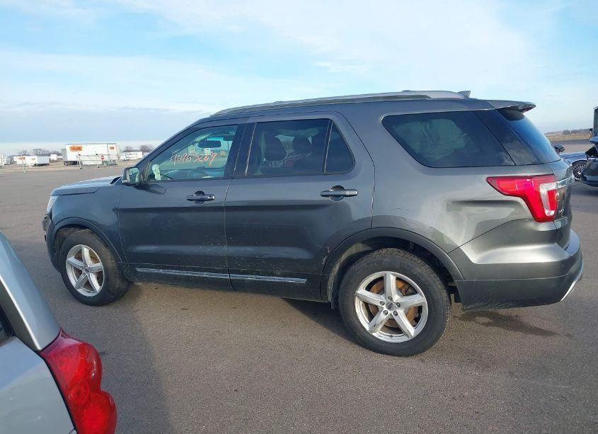 Photo 14 of 2016 Ford Explorer XLT (VIN 1FM5K8D86GGA50770)