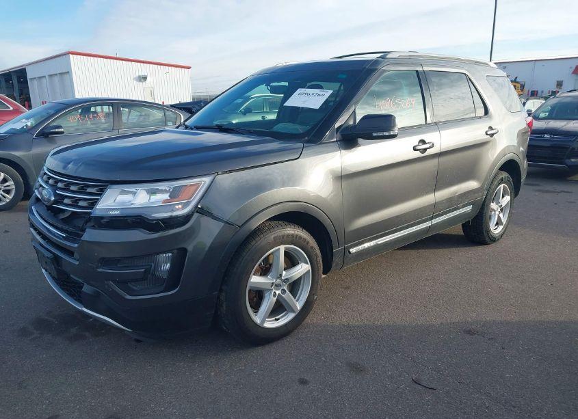 Photo 2 of 2016 Ford Explorer XLT (VIN 1FM5K8D86GGA50770)