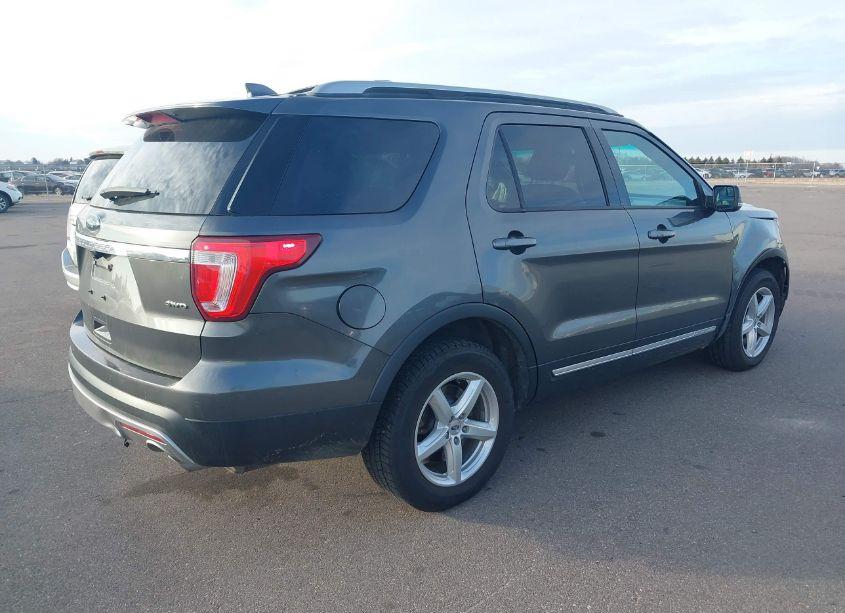 Photo 4 of 2016 Ford Explorer XLT (VIN 1FM5K8D86GGA50770)