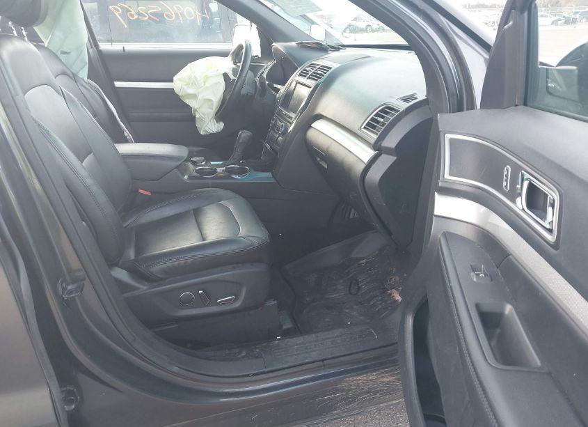 Photo 5 of 2016 Ford Explorer XLT (VIN 1FM5K8D86GGA50770)