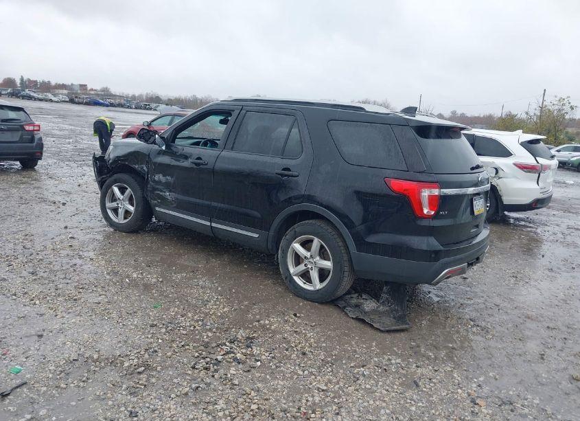 Photo 3 of 2016 Ford Explorer XLT (VIN 1FM5K8D86GGA59727)