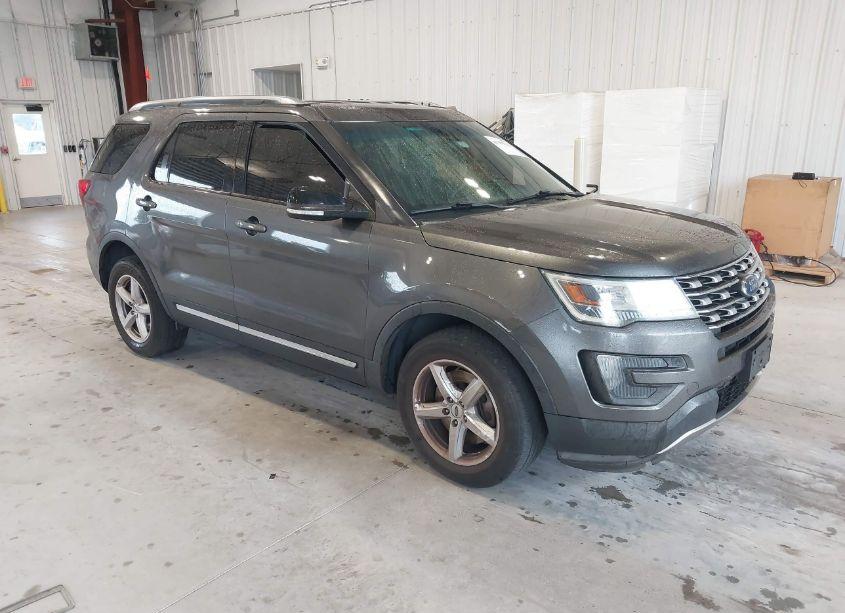 2016 Ford Explorer XLT (VIN 1FM5K8D86GGA98155) main photo