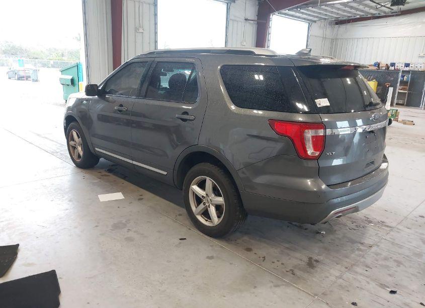 Photo 3 of 2016 Ford Explorer XLT (VIN 1FM5K8D86GGA98155)