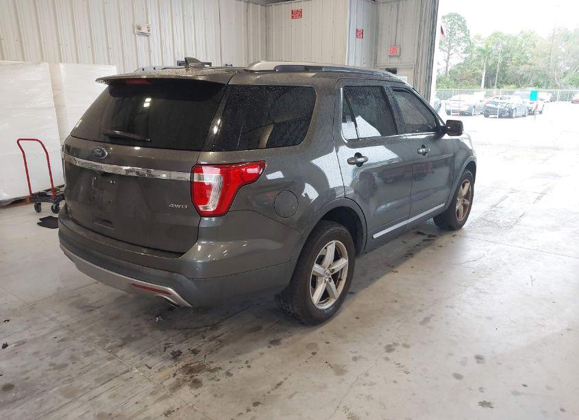 Photo 4 of 2016 Ford Explorer XLT (VIN 1FM5K8D86GGA98155)