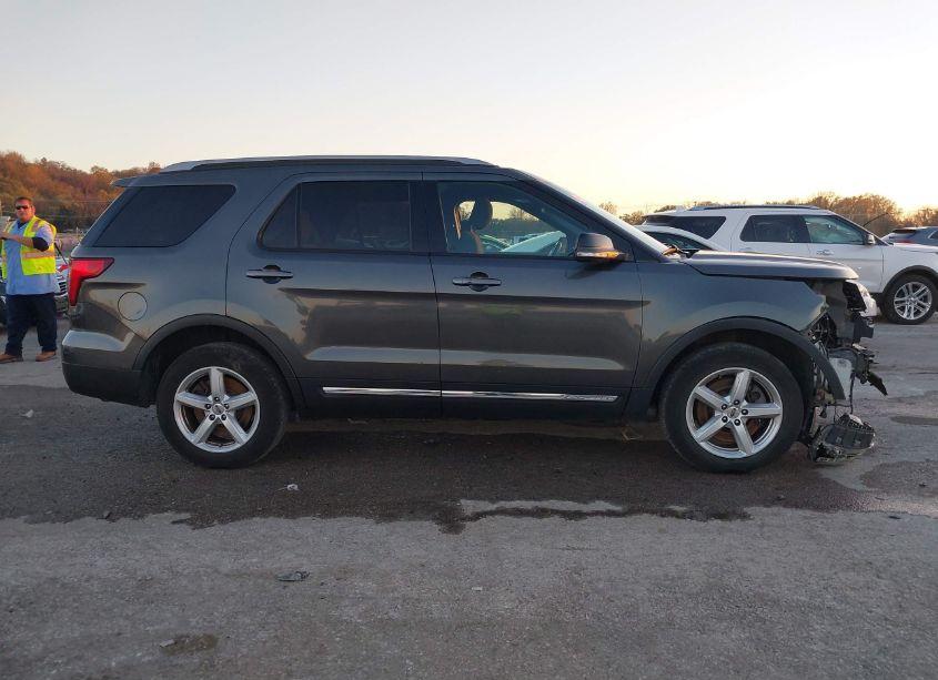 Photo 14 of 2016 Ford Explorer XLT (VIN 1FM5K8D86GGB32255)