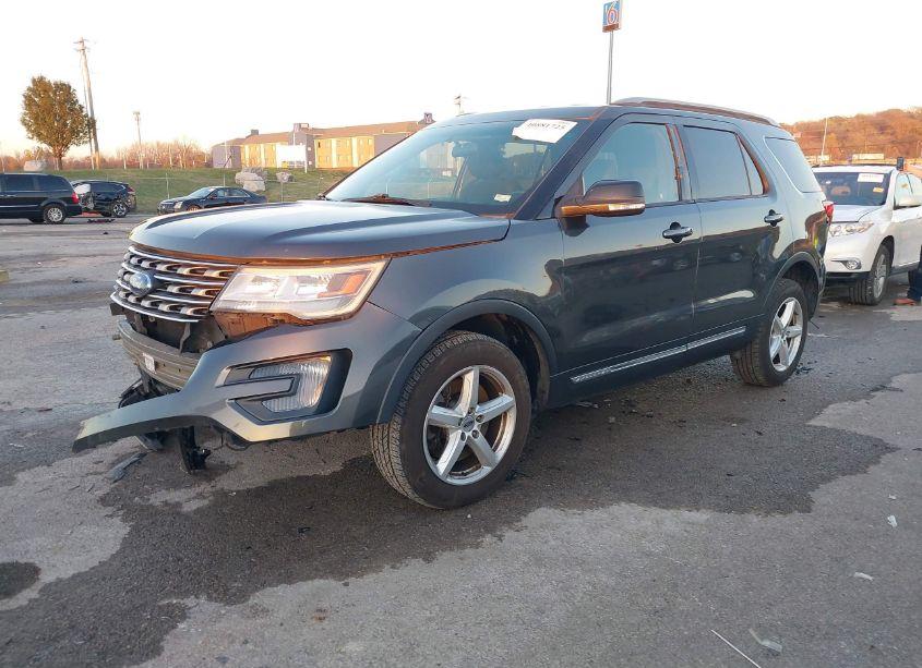 Photo 2 of 2016 Ford Explorer XLT (VIN 1FM5K8D86GGB32255)