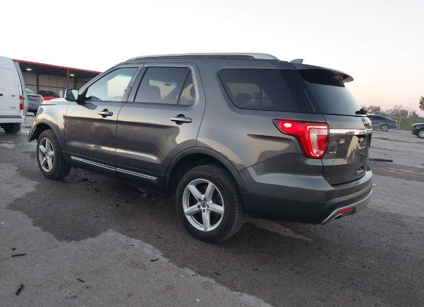 Photo 3 of 2016 Ford Explorer XLT (VIN 1FM5K8D86GGB32255)