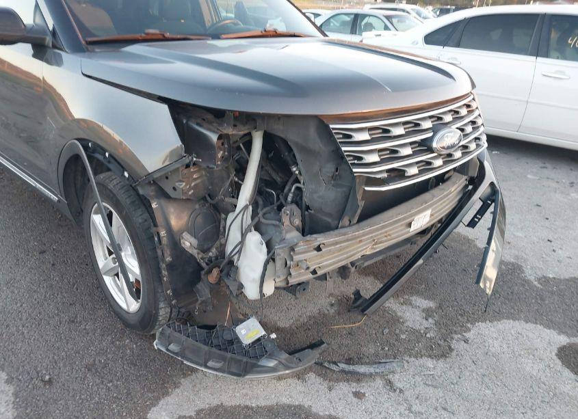 Photo 6 of 2016 Ford Explorer XLT (VIN 1FM5K8D86GGB32255)