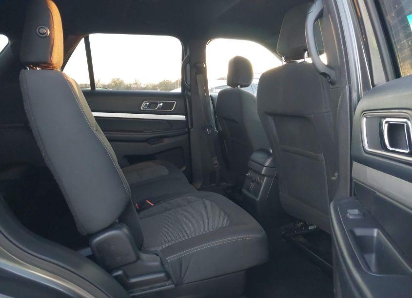 Photo 8 of 2016 Ford Explorer XLT (VIN 1FM5K8D86GGB32255)