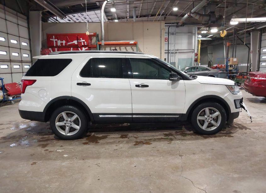 Photo 13 of 2016 Ford Explorer XLT (VIN 1FM5K8D86GGB85408)