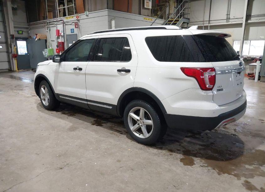 Photo 3 of 2016 Ford Explorer XLT (VIN 1FM5K8D86GGB85408)