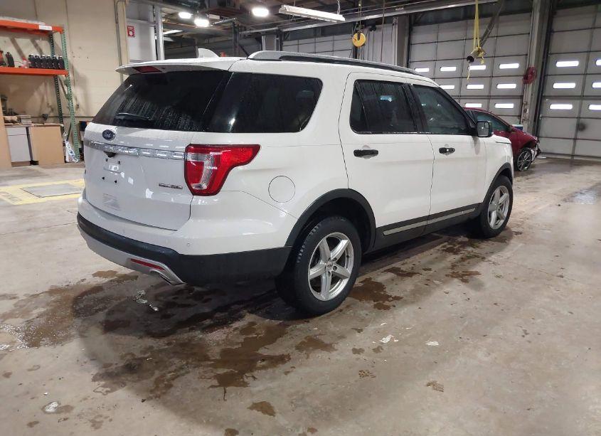 Photo 4 of 2016 Ford Explorer XLT (VIN 1FM5K8D86GGB85408)